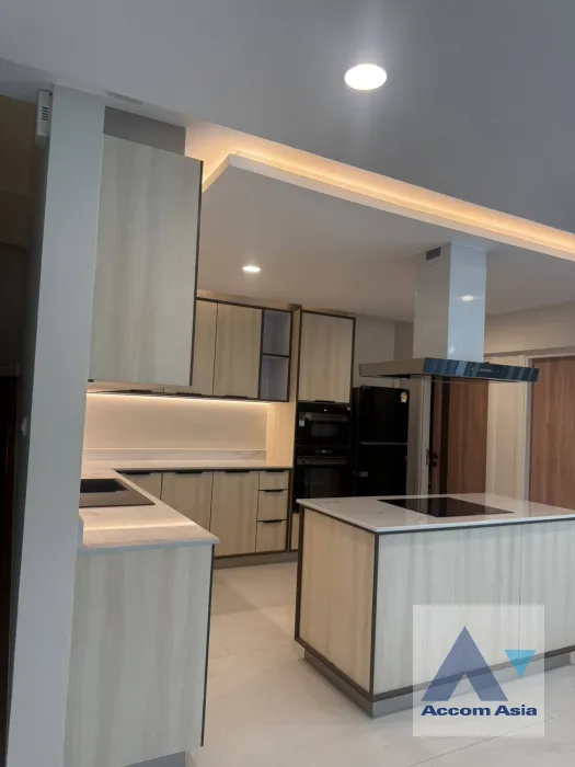  1  4 br Townhouse For Rent in Sukhumvit ,Bangkok BTS Phrom Phong at KLANG Nivas AA43548