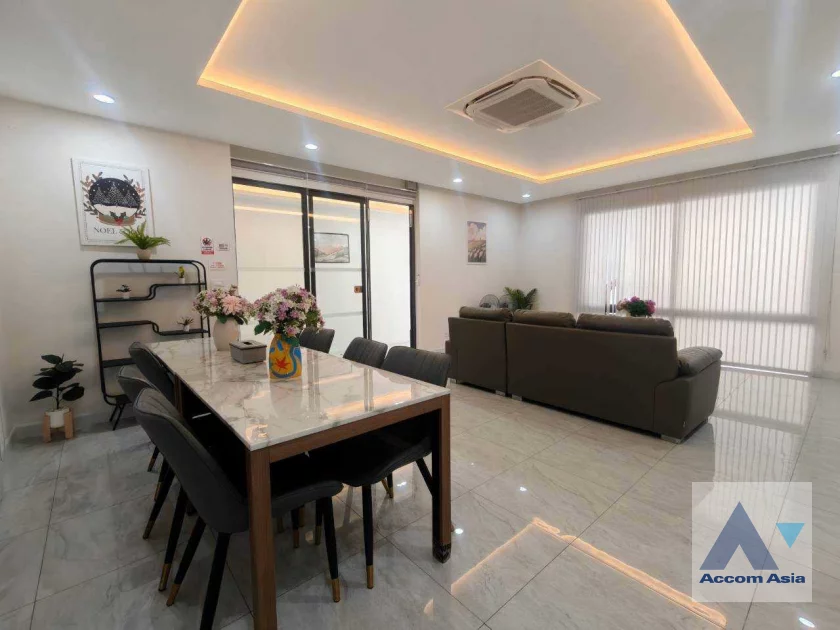 5  5 br House For Rent in Sukhumvit ,Bangkok BTS Thong Lo AA43569