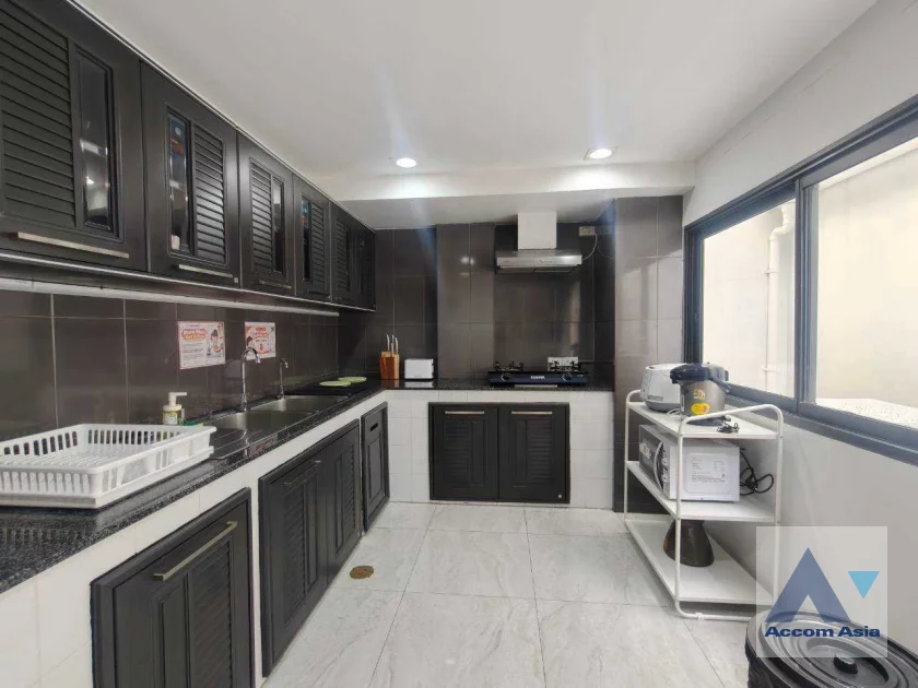 8  5 br House For Rent in Sukhumvit ,Bangkok BTS Thong Lo AA43569