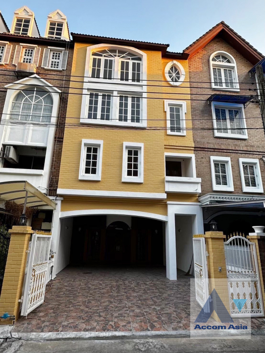Townhouse For Rent & Sale in Sathorn, Bangkok Code AA43570