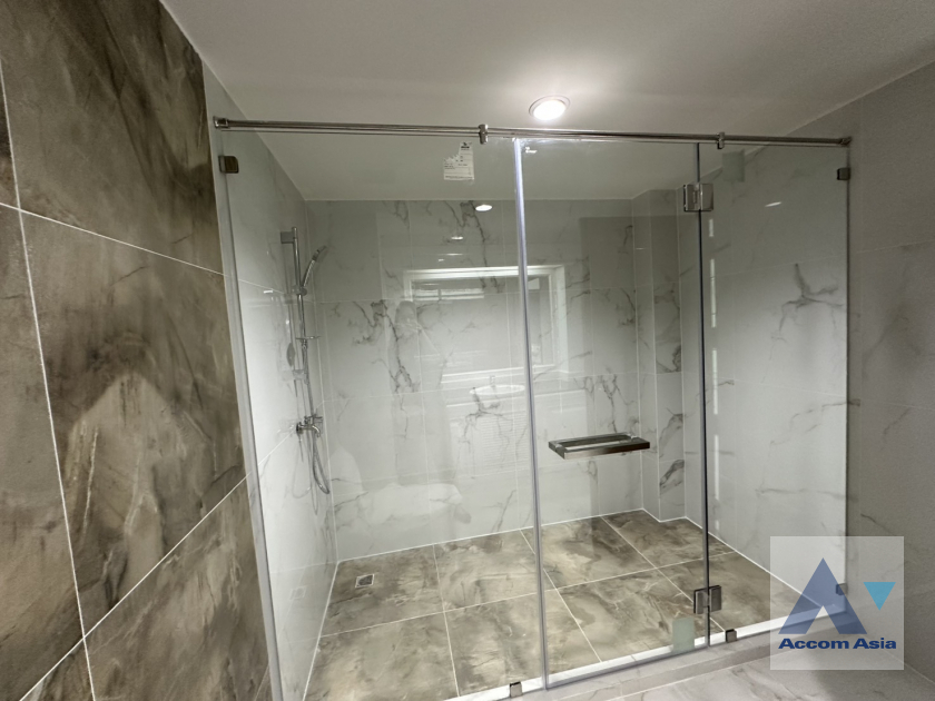 25  4 br Townhouse for rent and sale in Sathorn ,Bangkok MRT Khlong Toei - MRT Lumphini at Yenakart Residence AA43570