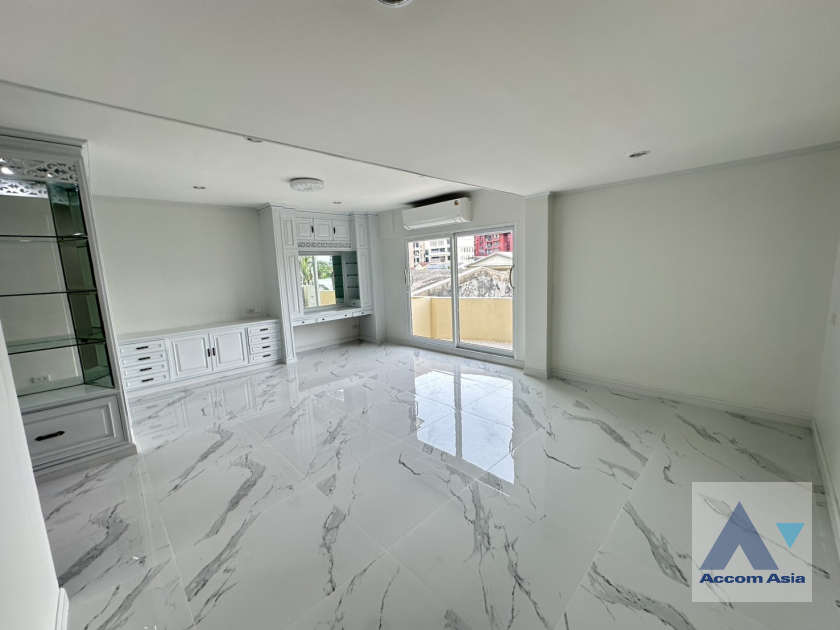 10  4 br Townhouse for rent and sale in Sathorn ,Bangkok MRT Khlong Toei - MRT Lumphini at Yenakart Residence AA43570