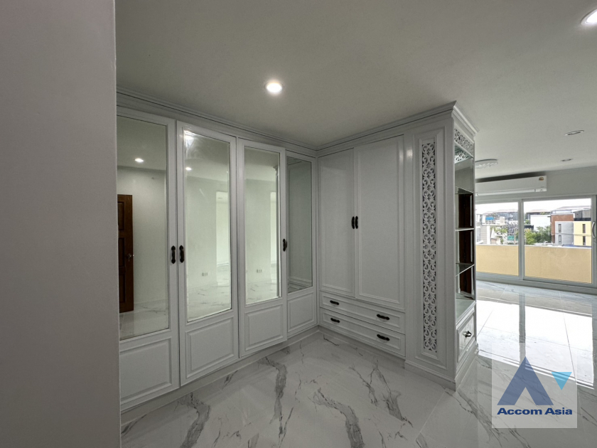 27  4 br Townhouse for rent and sale in Sathorn ,Bangkok MRT Khlong Toei - MRT Lumphini at Yenakart Residence AA43570