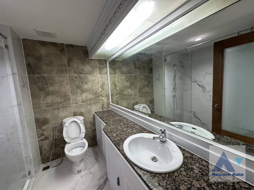 29  4 br Townhouse for rent and sale in Sathorn ,Bangkok MRT Khlong Toei - MRT Lumphini at Yenakart Residence AA43570