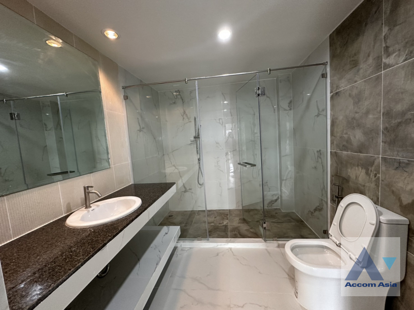 31  4 br Townhouse for rent and sale in Sathorn ,Bangkok MRT Khlong Toei - MRT Lumphini at Yenakart Residence AA43570