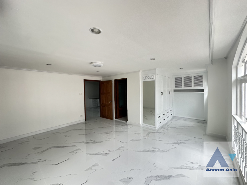 30  4 br Townhouse for rent and sale in Sathorn ,Bangkok MRT Khlong Toei - MRT Lumphini at Yenakart Residence AA43570