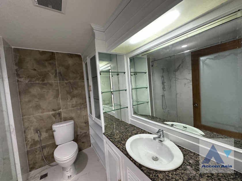 37  4 br Townhouse for rent and sale in Sathorn ,Bangkok MRT Khlong Toei - MRT Lumphini at Yenakart Residence AA43570