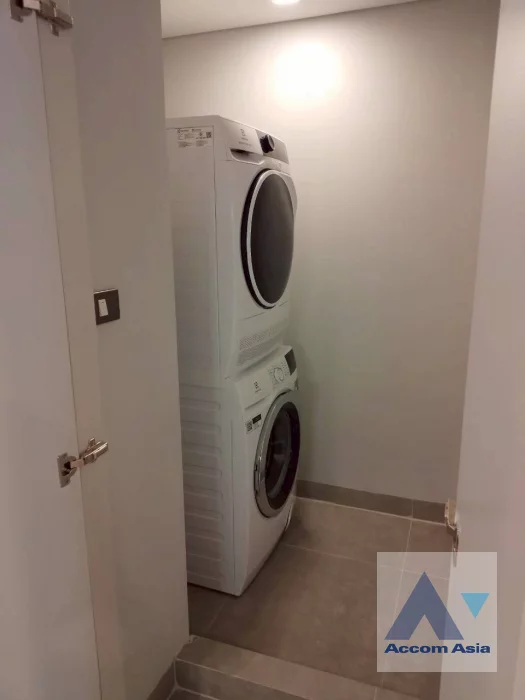 15  2 br Apartment For Rent in Sukhumvit ,Bangkok BTS Asok at Comfortable of Living Space AA43576