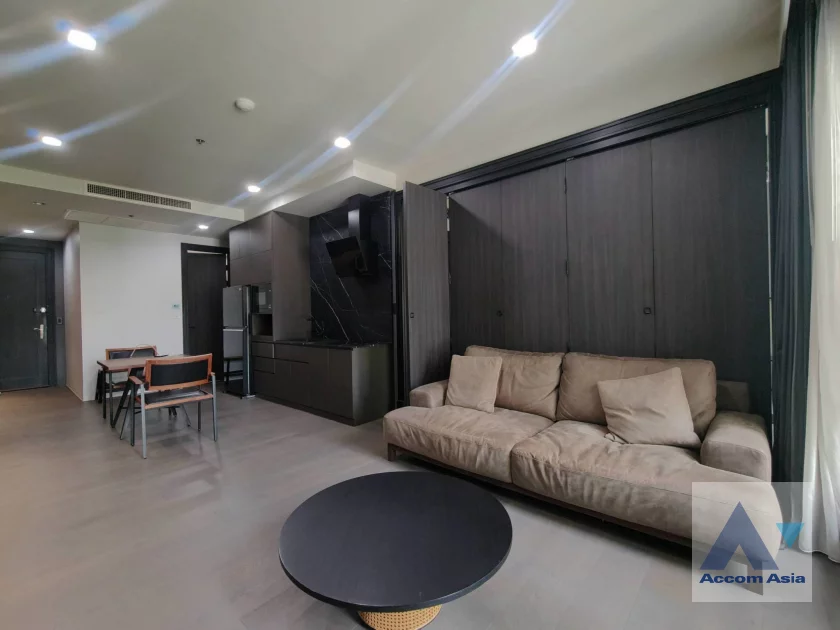 unit 2 Bedrooms  Condominium For Rent & Sale in Ploenchit, Bangkok  near BTS Chitlom (AA43948)