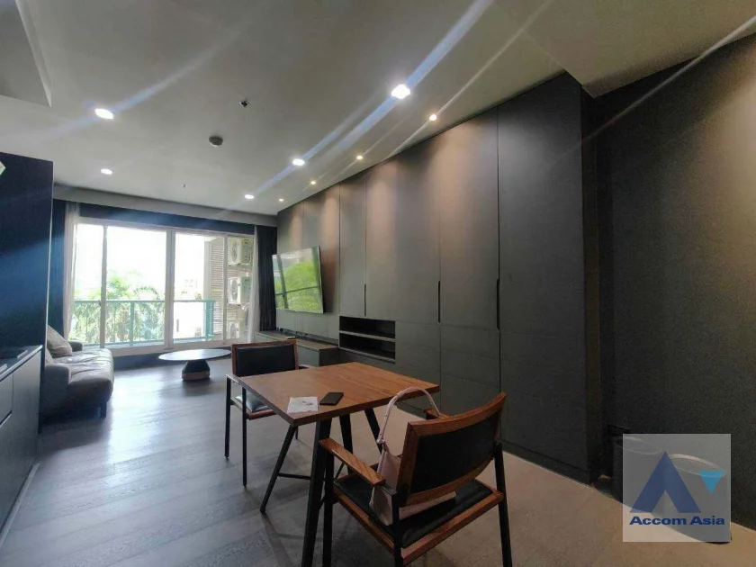 unit 2 Bedrooms  Condominium For Rent & Sale in Ploenchit, Bangkok  near BTS Chitlom (AA43948)