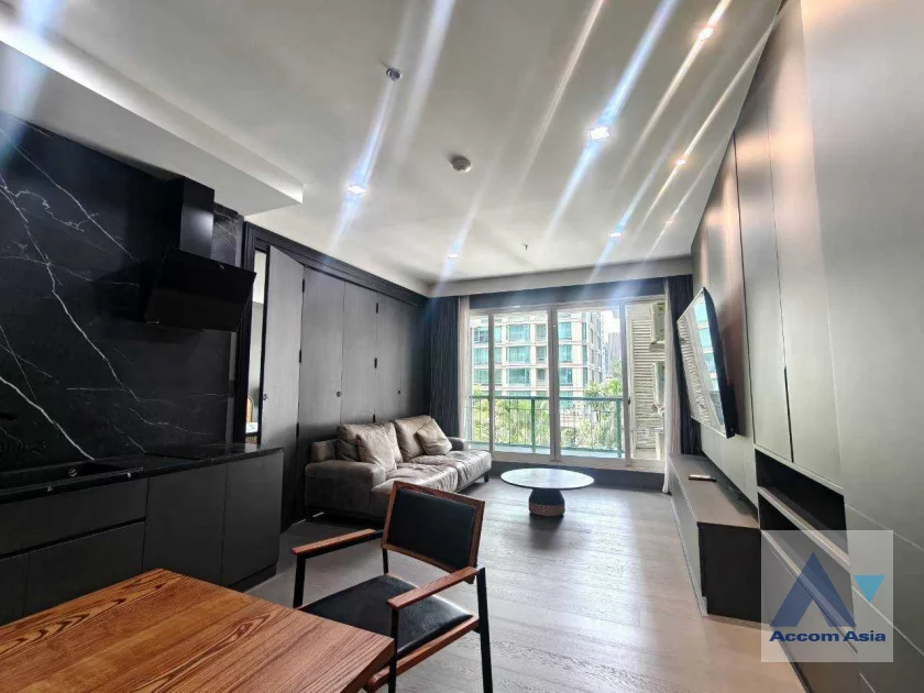unit 2 Bedrooms  Condominium For Rent & Sale in Ploenchit, Bangkok  near BTS Chitlom (AA43948)