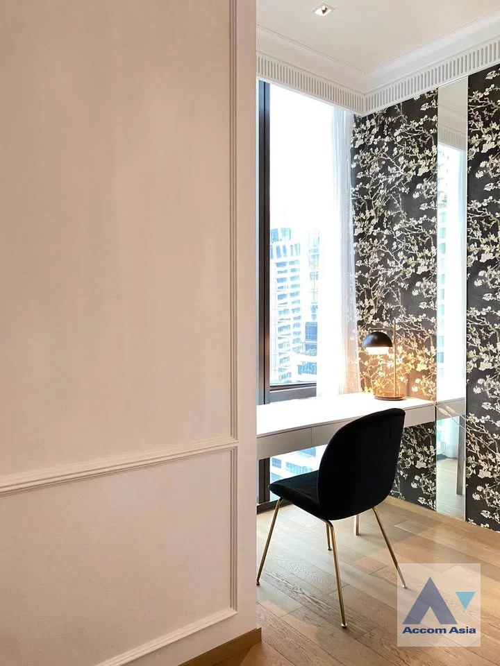 9  1 br Condominium For Rent in Ploenchit ,Bangkok BTS Chidlom at 28 Chidlom AA43971
