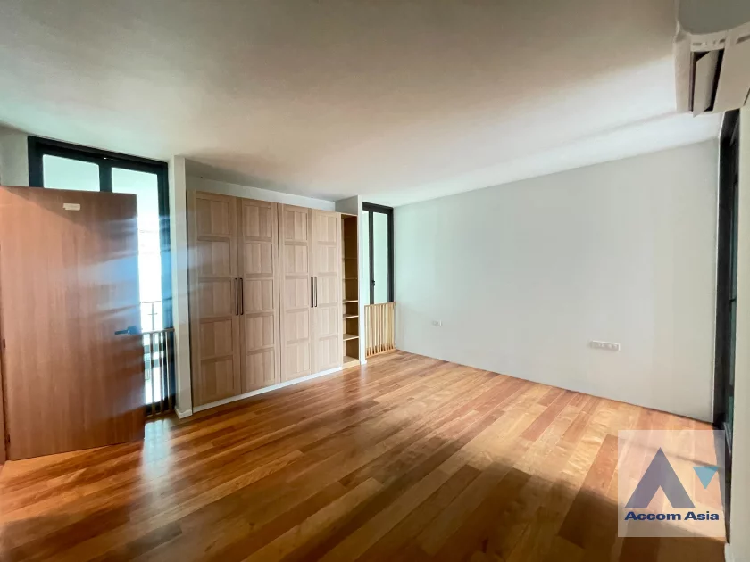 16  3 br House for rent and sale in Sukhumvit ,Bangkok BTS Asok AA44033