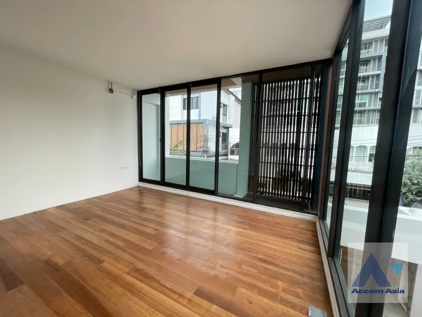13  3 br House for rent and sale in Sukhumvit ,Bangkok BTS Asok AA44033