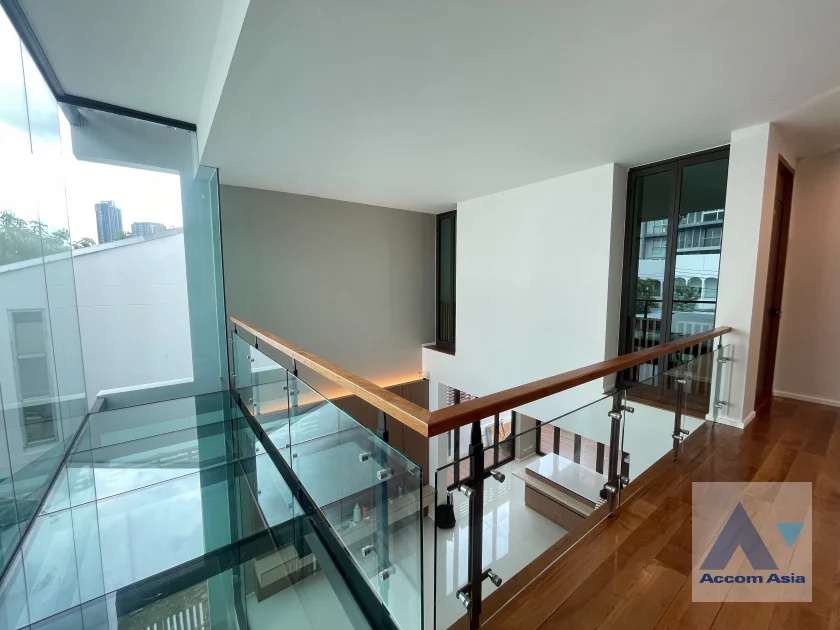 11  3 br House for rent and sale in Sukhumvit ,Bangkok BTS Asok AA44033