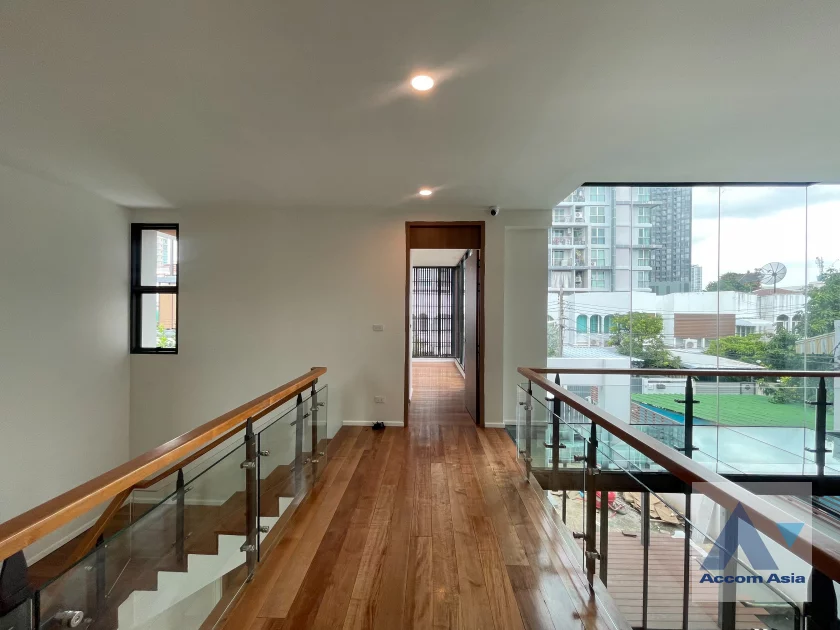 12  3 br House for rent and sale in Sukhumvit ,Bangkok BTS Asok AA44033
