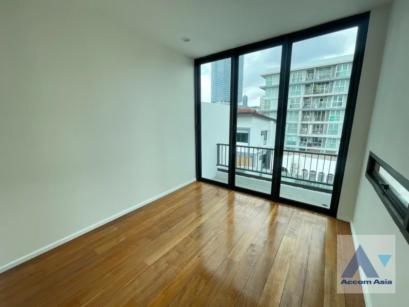 18  3 br House for rent and sale in Sukhumvit ,Bangkok BTS Asok AA44033