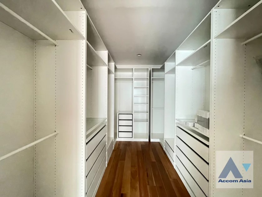 20  3 br House for rent and sale in Sukhumvit ,Bangkok BTS Asok AA44033