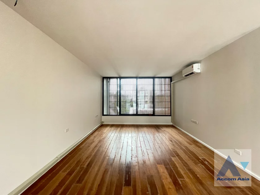 15  3 br House for rent and sale in Sukhumvit ,Bangkok BTS Asok AA44033