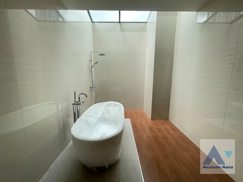 23  3 br House for rent and sale in Sukhumvit ,Bangkok BTS Asok AA44033