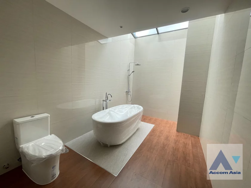 22  3 br House for rent and sale in Sukhumvit ,Bangkok BTS Asok AA44033