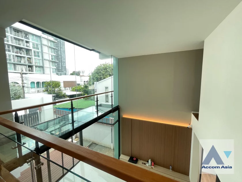 10  3 br House for rent and sale in Sukhumvit ,Bangkok BTS Asok AA44033