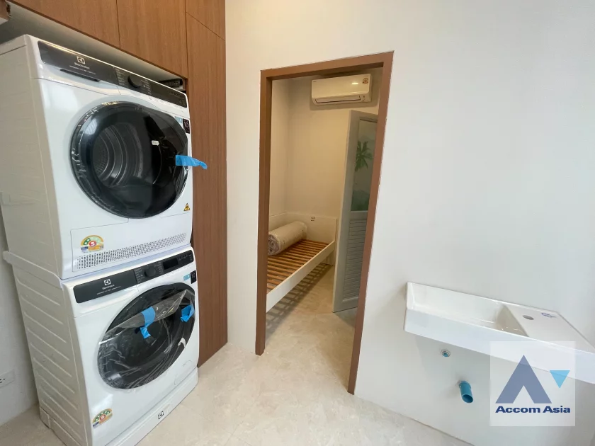 7  3 br House for rent and sale in Sukhumvit ,Bangkok BTS Asok AA44033