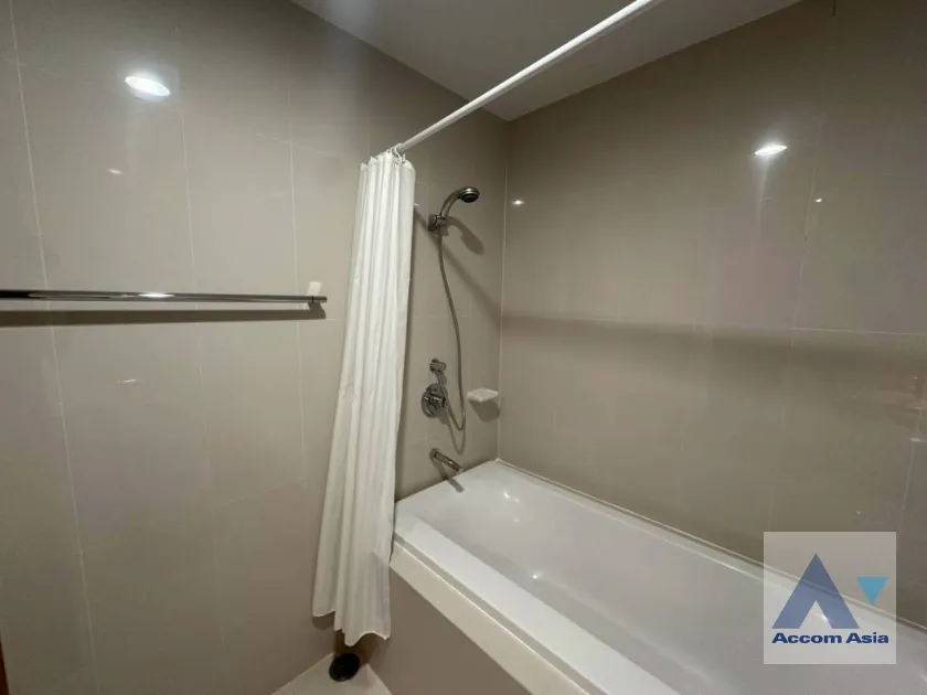 23  3 br Apartment For Rent in Sukhumvit ,Bangkok BTS Asok at Spacious Living in Asoke220 SQ.M. Up AA44179