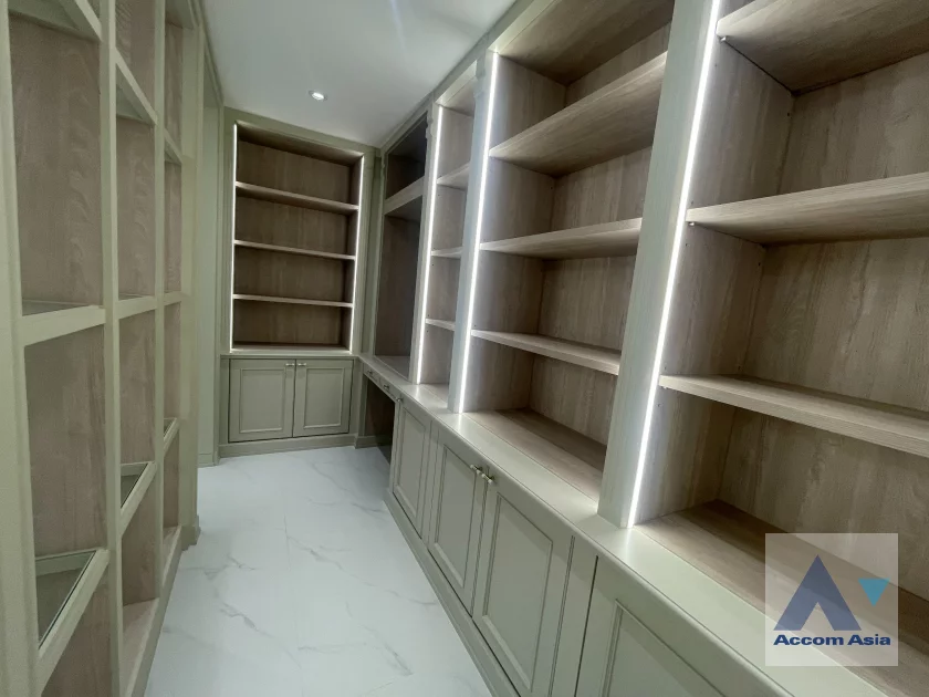 18  4 br Apartment For Rent in Sukhumvit ,Bangkok BTS Phrom Phong at Fully Facilities AA44235