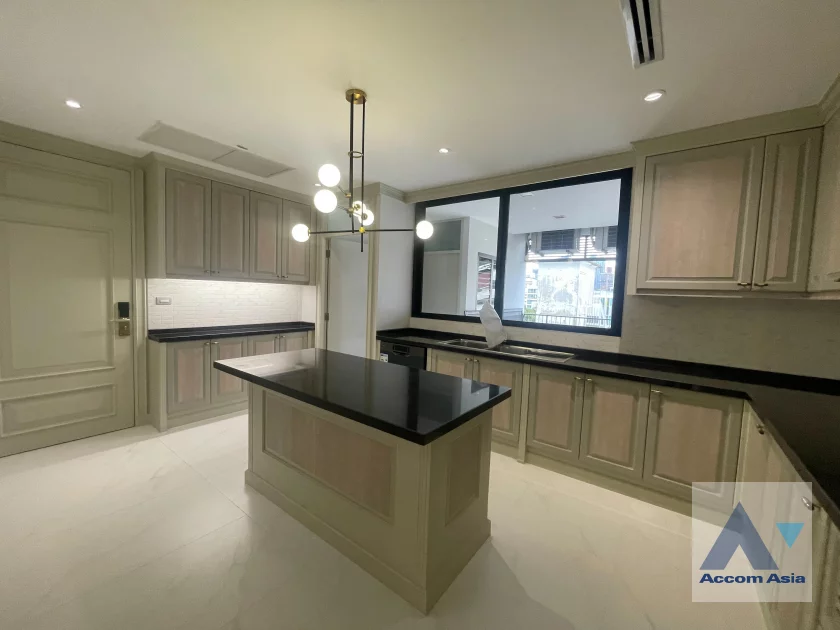 11  4 br Apartment For Rent in Sukhumvit ,Bangkok BTS Phrom Phong at Fully Facilities AA44235