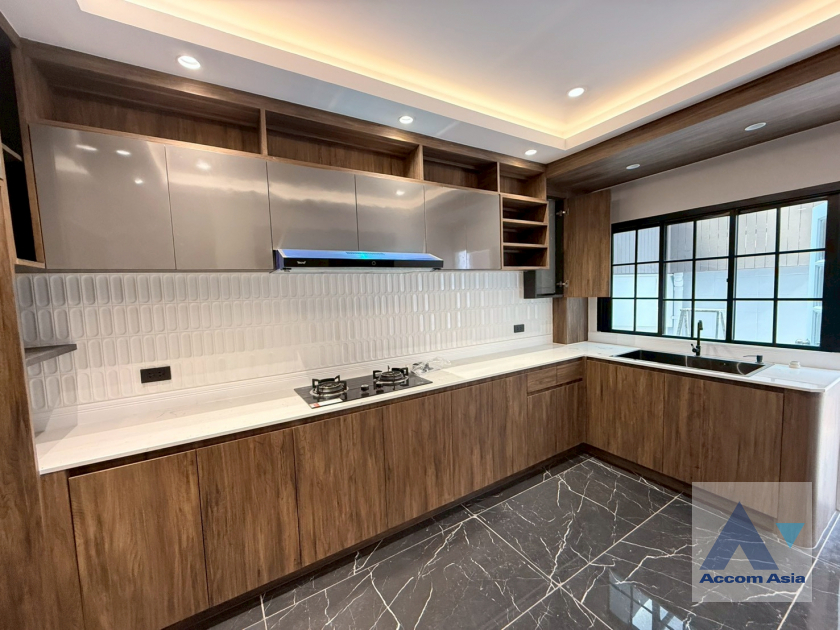 10  4 br Townhouse For Rent in Sukhumvit ,Bangkok BTS Phra khanong at Regent 71 AA44324