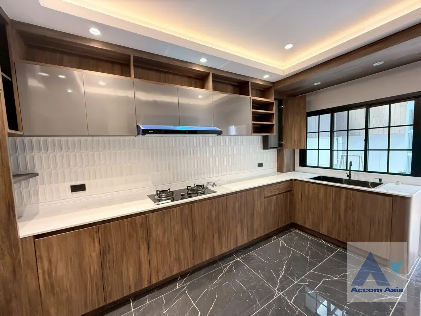 10  4 br Townhouse for rent and sale in Sukhumvit ,Bangkok BTS Phra khanong at Regent 71 AA44324