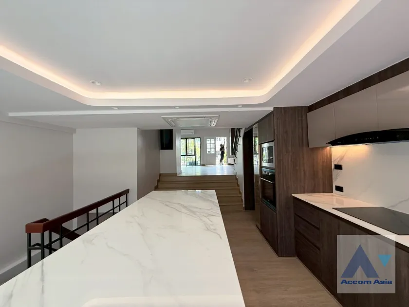 8  4 br Townhouse for rent and sale in Sukhumvit ,Bangkok BTS Phra khanong at Regent 71 AA44324