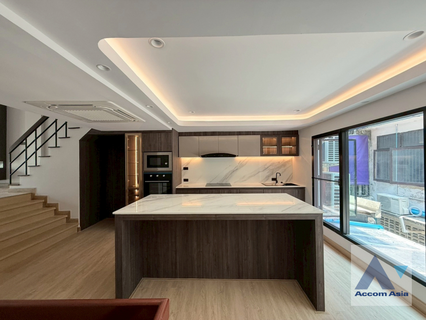 7  4 br Townhouse For Rent in Sukhumvit ,Bangkok BTS Phra khanong at Regent 71 AA44324