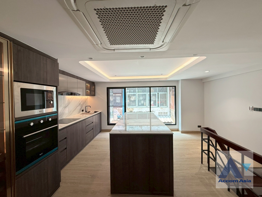 11  4 br Townhouse For Rent in Sukhumvit ,Bangkok BTS Phra khanong at Regent 71 AA44324