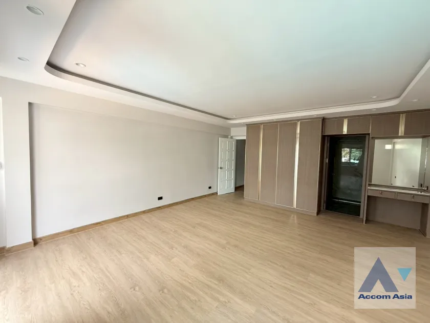 29  4 br Townhouse for rent and sale in Sukhumvit ,Bangkok BTS Phra khanong at Regent 71 AA44324