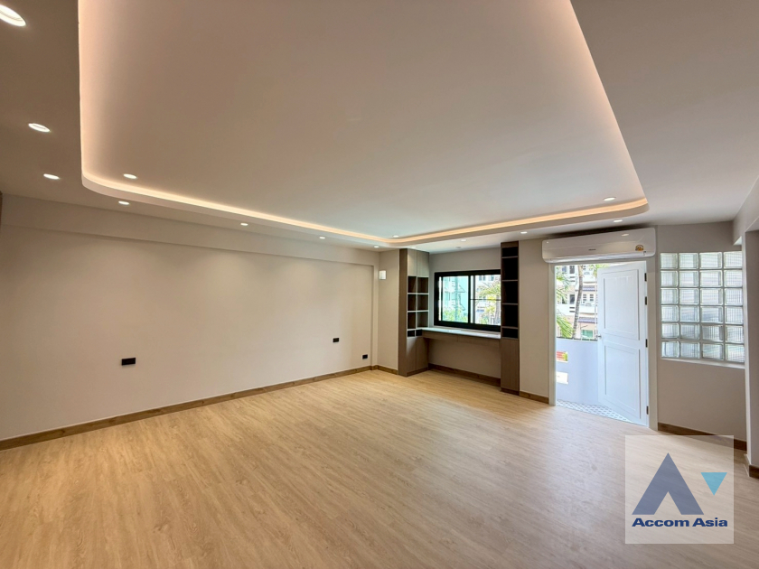 27  4 br Townhouse For Rent in Sukhumvit ,Bangkok BTS Phra khanong at Regent 71 AA44324