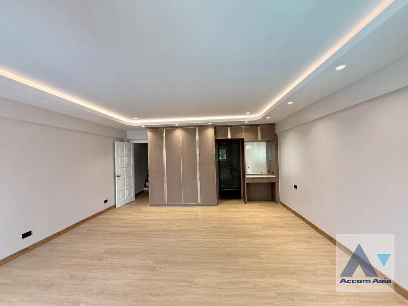 28  4 br Townhouse For Rent in Sukhumvit ,Bangkok BTS Phra khanong at Regent 71 AA44324