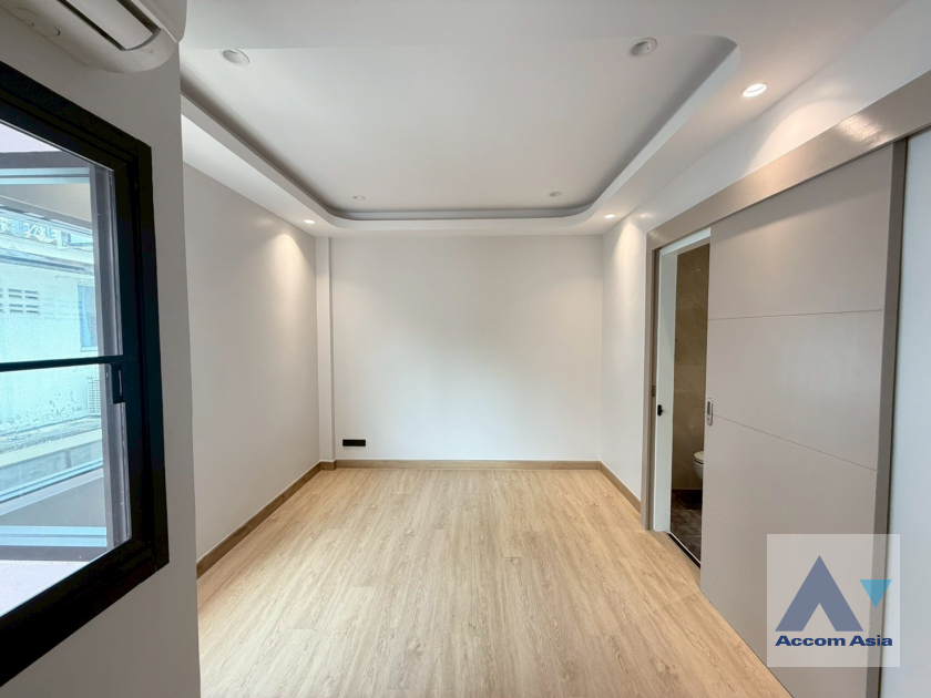 22  4 br Townhouse For Rent in Sukhumvit ,Bangkok BTS Phra khanong at Regent 71 AA44324