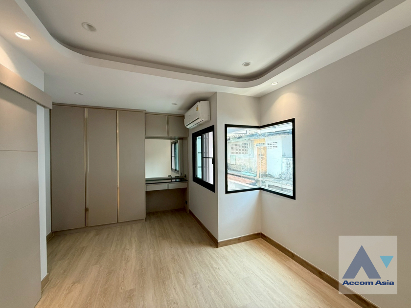20  4 br Townhouse For Rent in Sukhumvit ,Bangkok BTS Phra khanong at Regent 71 AA44324