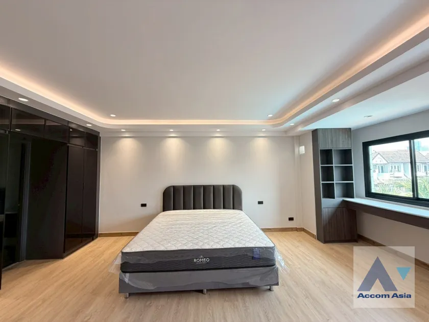 16  4 br Townhouse for rent and sale in Sukhumvit ,Bangkok BTS Phra khanong at Regent 71 AA44324
