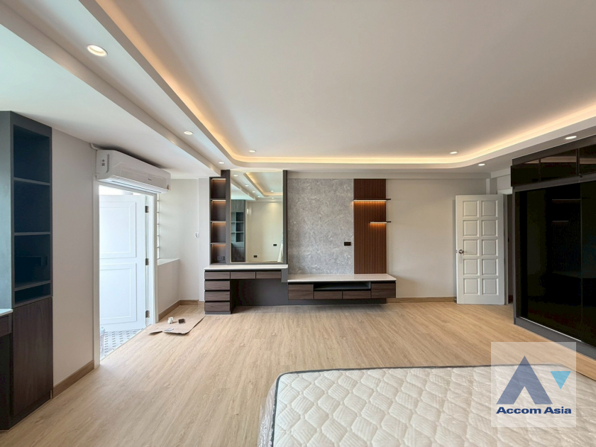19  4 br Townhouse For Rent in Sukhumvit ,Bangkok BTS Phra khanong at Regent 71 AA44324