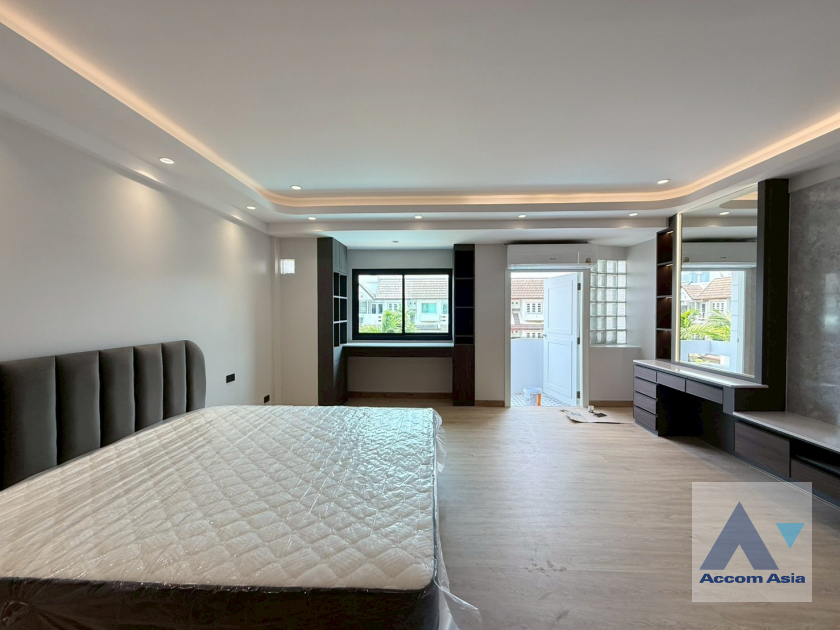 17  4 br Townhouse For Rent in Sukhumvit ,Bangkok BTS Phra khanong at Regent 71 AA44324