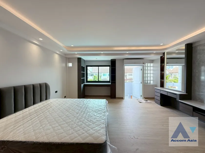 17  4 br Townhouse for rent and sale in Sukhumvit ,Bangkok BTS Phra khanong at Regent 71 AA44324