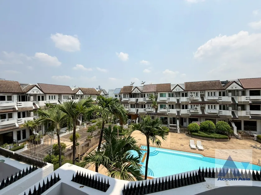 36  4 br Townhouse for rent and sale in Sukhumvit ,Bangkok BTS Phra khanong at Regent 71 AA44324