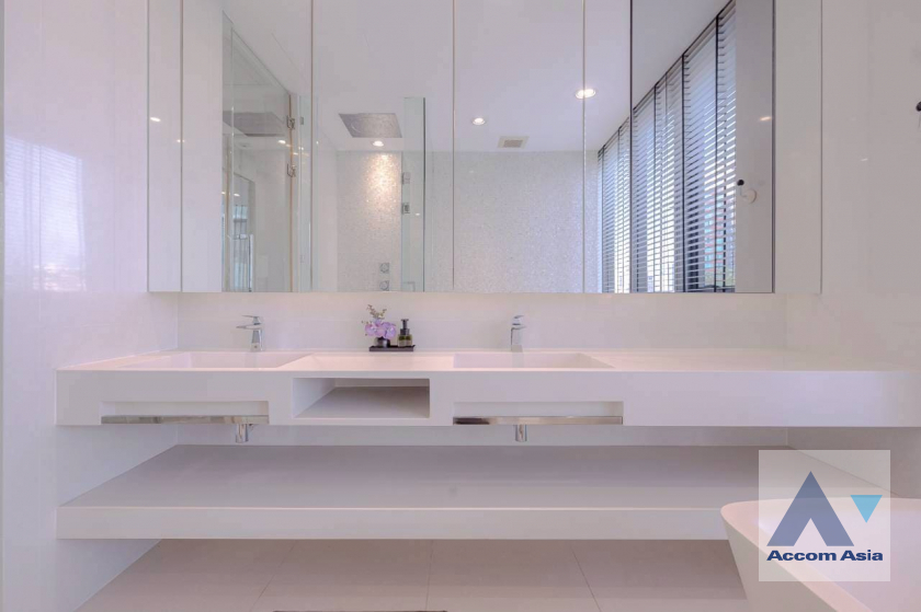 26  2 br Condominium for rent and sale in Sukhumvit ,Bangkok BTS Phrom Phong at Vittorio Sukhumvit 39 AA44335