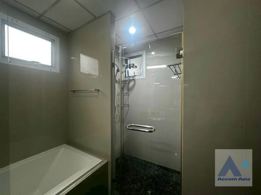 24  3 br Apartment For Rent in Sukhumvit ,Bangkok BTS Ekkamai at Low Rise Residence AA44367