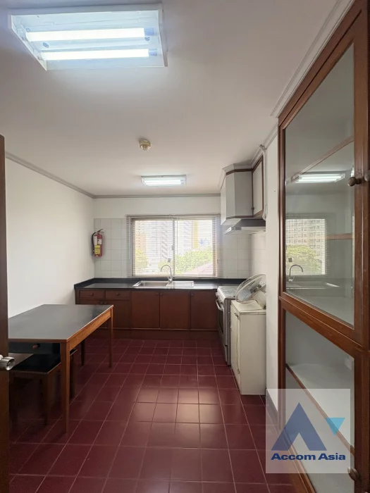 17  4 br Apartment For Rent in Phaholyothin ,Bangkok BTS Saphan-Kwai at Heart of Phaya Thai AA44551