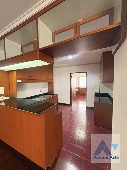 18  4 br Apartment For Rent in Phaholyothin ,Bangkok BTS Saphan-Kwai at Heart of Phaya Thai AA44551