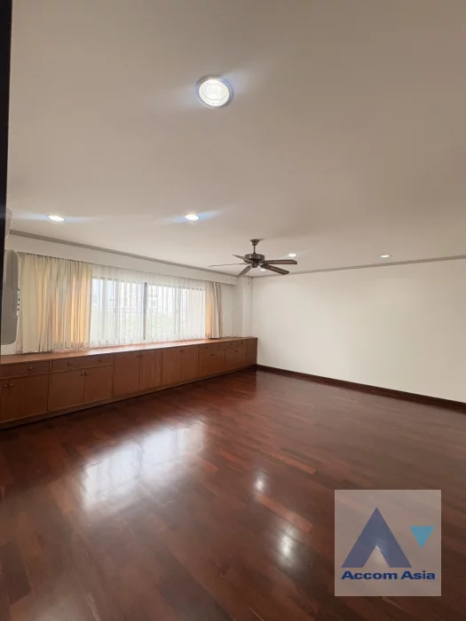 4  4 br Apartment For Rent in Phaholyothin ,Bangkok BTS Saphan-Kwai at Heart of Phaya Thai AA44551